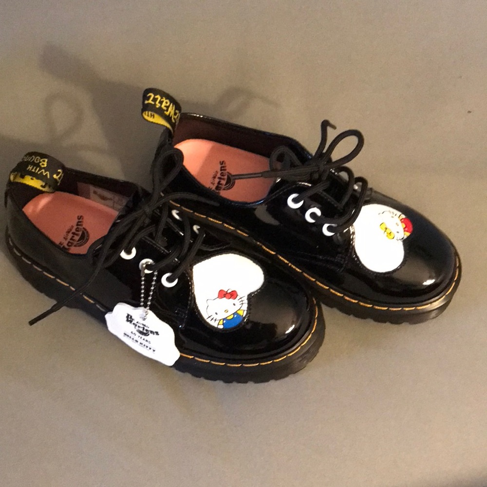 Hello Kitty Doc Martens US 4